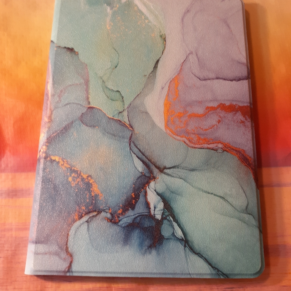 NWT 5th Gen.multi colored Ipad case